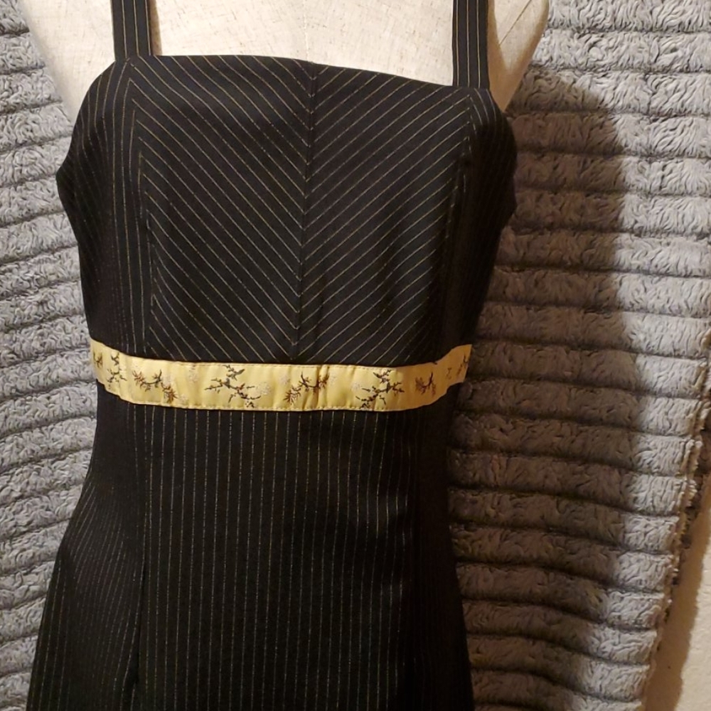 Dress - Picture 2 of 4